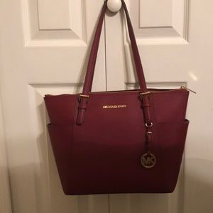 Red Michael Kors Jet Set Purse